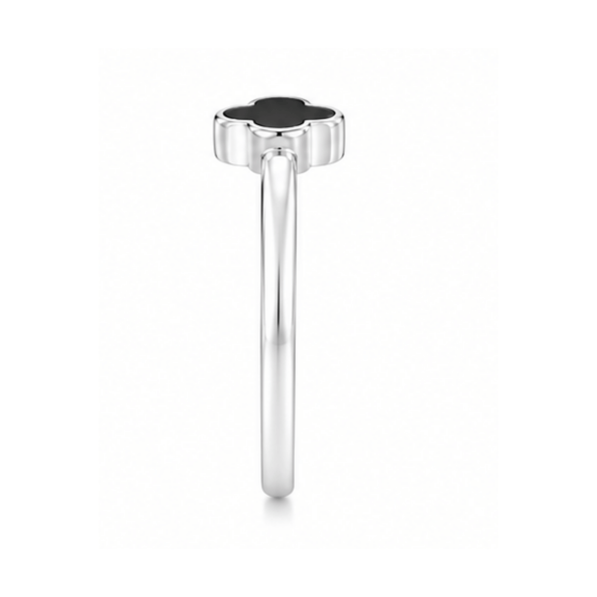 Nefari Noir Clover Ring