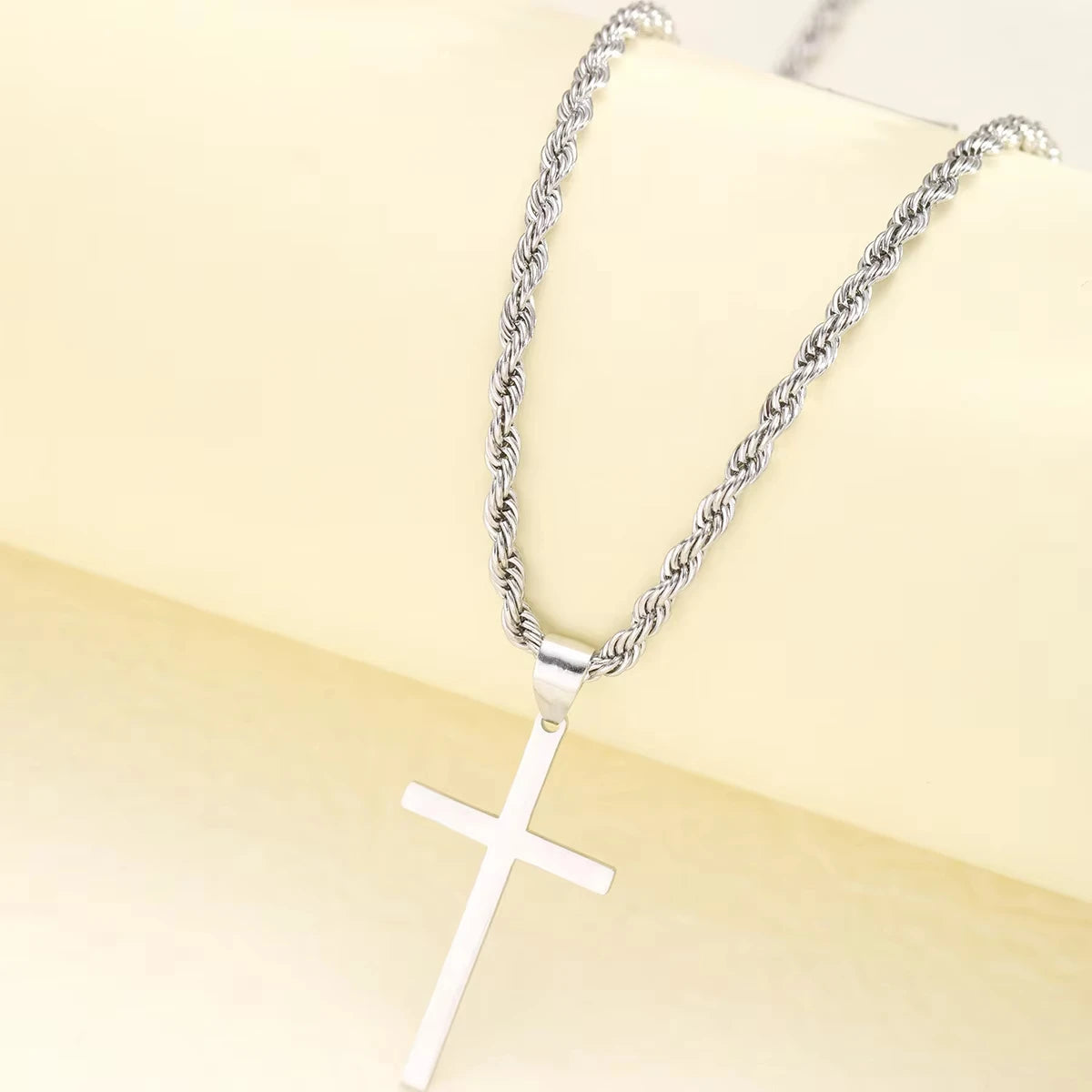 Men's and women's new cross pendant necklace, minimalist gold jewelry.