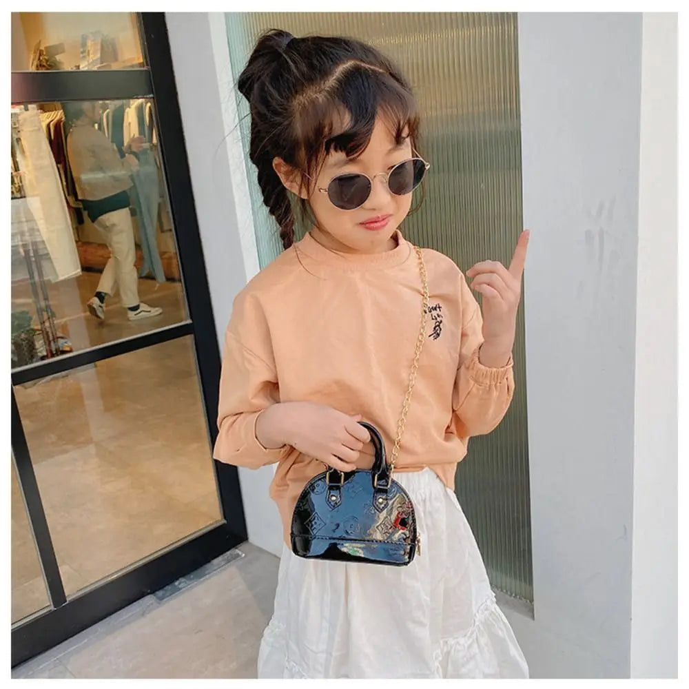 Kids Stuff Fashion Handbag Mini Shoulder Small Satchel Coin Wallets Little Girls Chain Crossbody Bag.