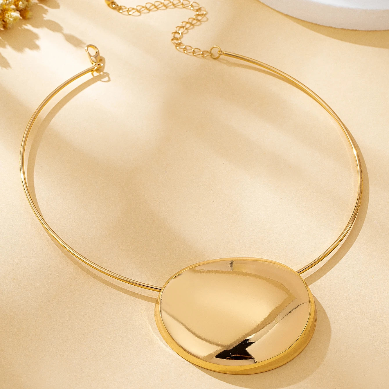 Women's Necklace, Smooth Geometric Exaggerated Fashion Minimalist, Suitable for Daily and Vacation Wear