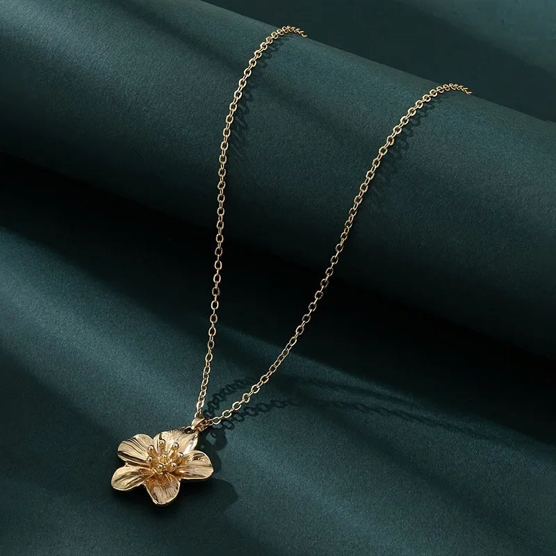 Fashionable cross-border floral necklace; light luxury clavicle chain; simple necklace; high-end jewelry for women