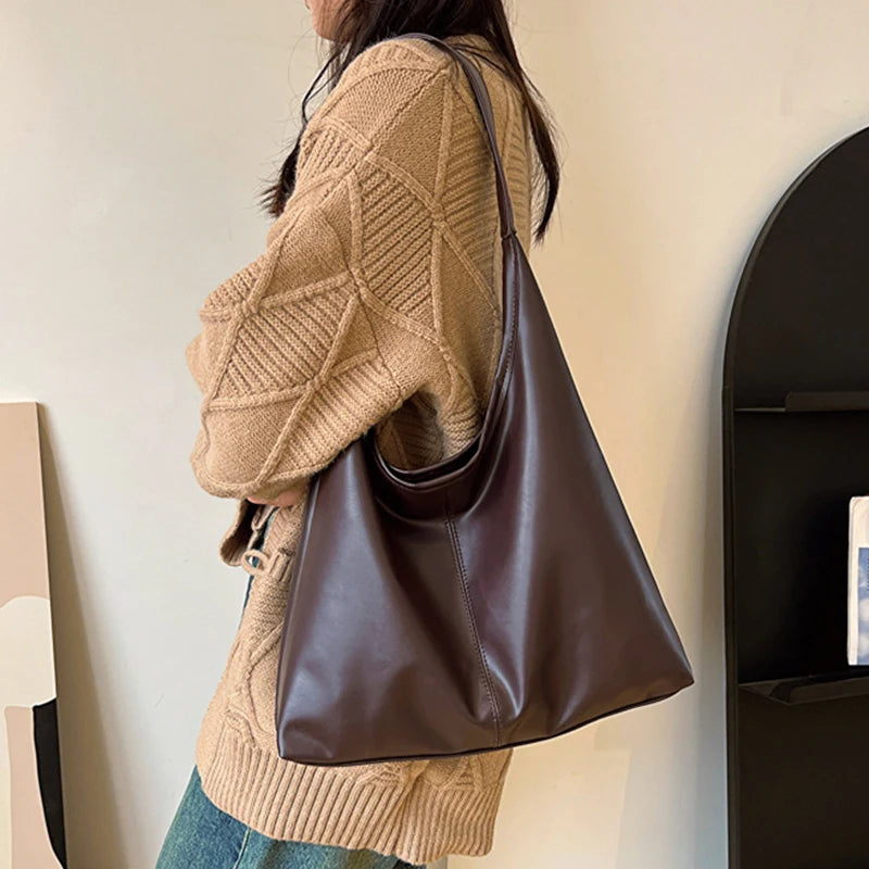 New Tote bag hand bill of lading shoulder women's bag retro simple large bag Tote bag.