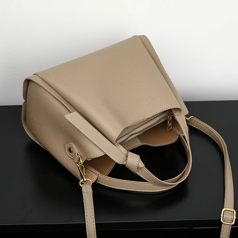Women's Handbags Retro Fashion Simple New Texture Large Capacity Shoulder Bag.