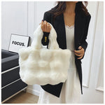 Ladies Hand-held Tote Bag Fashion Large Capacity Plush Crossbody Bags for Women.