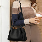 Women's Handbags Retro Fashion Simple New Texture Large Capacity Shoulder Bag.