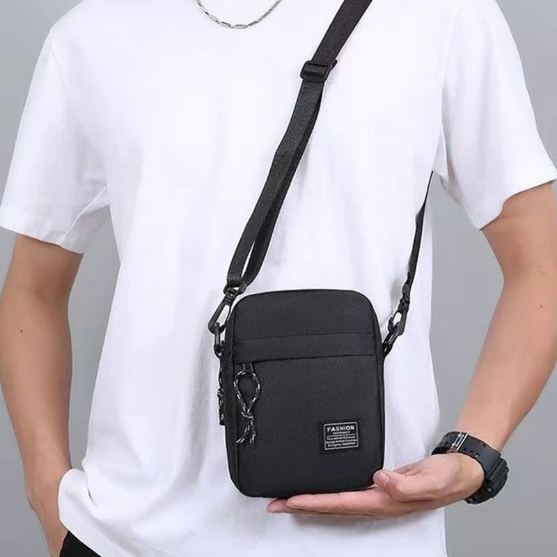 Men's bag suitable for daily use during school. Made of nylon material.