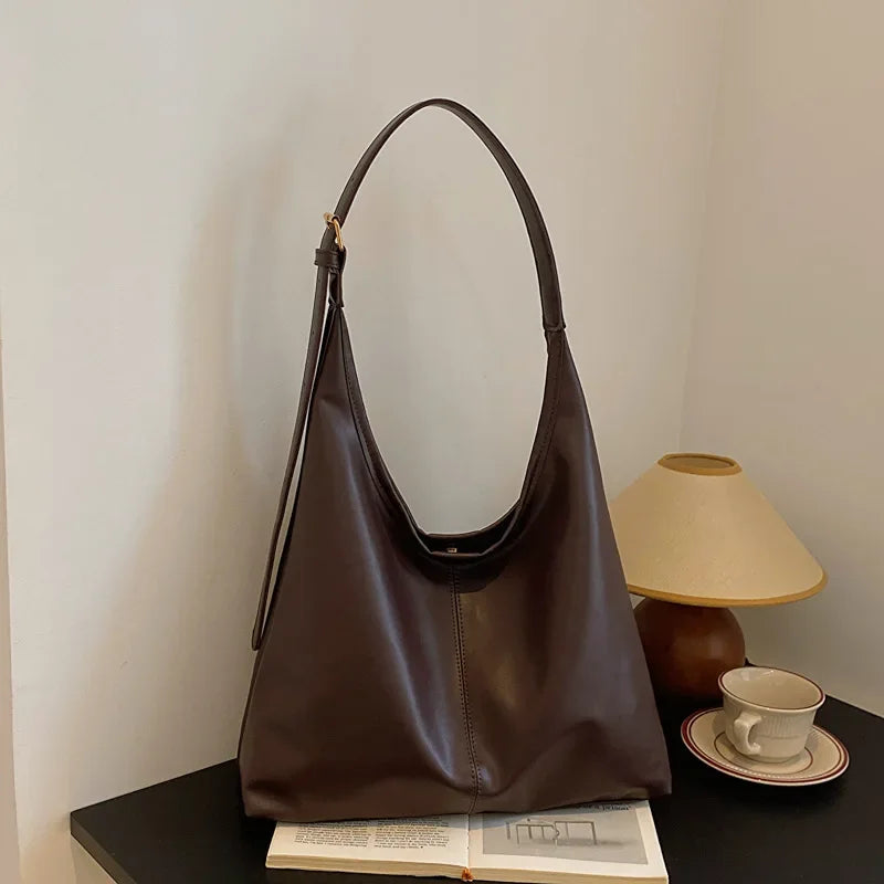 New Tote bag hand bill of lading shoulder women's bag retro simple large bag Tote bag.