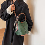 Fashionable Women's Bucket Bag, Stylish Solid Color Woven Effect Handbag.