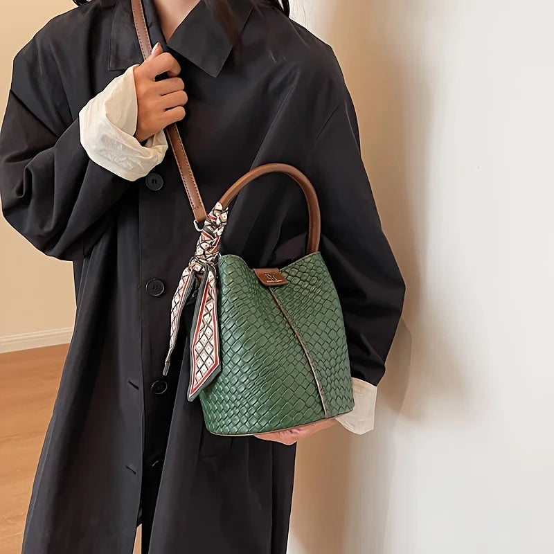 Fashionable Women's Bucket Bag, Stylish Solid Color Woven Effect Handbag.