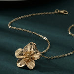 Fashionable cross-border floral necklace; light luxury clavicle chain; simple necklace; high-end jewelry for women