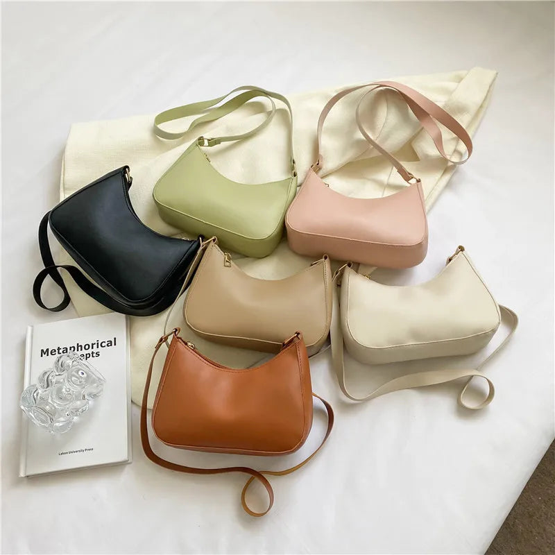 Fashionable and trendy solid-color handbag, simple and new small square bag.