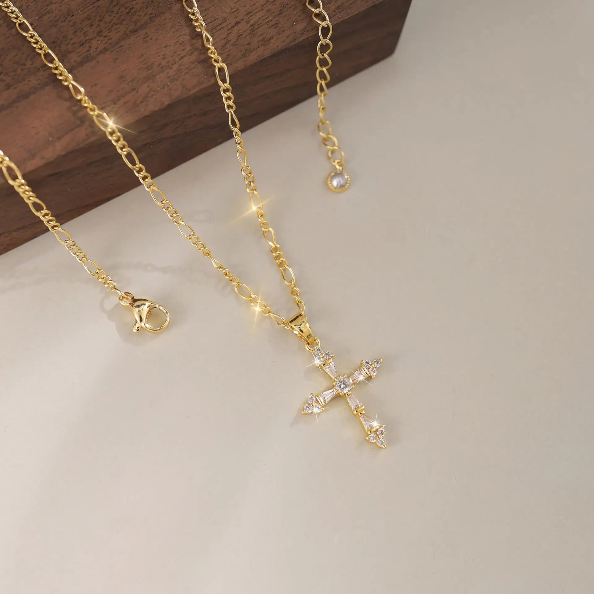 Cross Jewelry Necklace for Women 14K Gold Plated Pendant Necklace Trendy Small Cross.