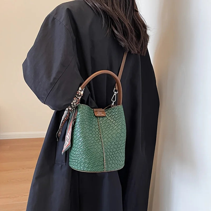 Fashionable Women's Bucket Bag, Stylish Solid Color Woven Effect Handbag.